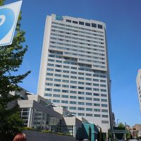 立派な高層ホテル