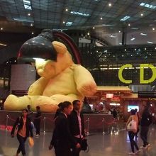 このくまさんの後方にカウンターがありました