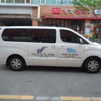 空港への送迎車、8人乗れる