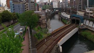 歌とはイメージ違う