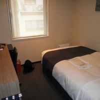 ベッドとデスク