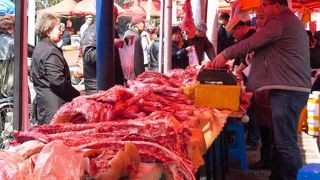 （上海）金曜日にはムスリムによるバザールが開かれる