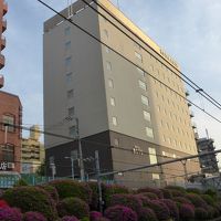 山手線駒込駅のホームから見た、ホテル全景です。