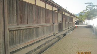 明倫館の遺構の中の現存する建物です。