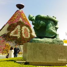 フラワーフェスティバルの象徴　花の塔