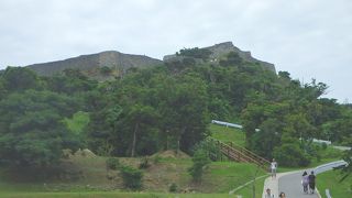 沖縄の城跡の中でも特に迫力ある城跡