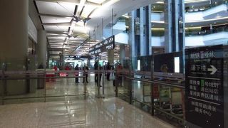 （上海）虹橋空港第二ターミナルに直結　2号線10号線乗り換え駅