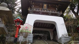 龍宮城を模した楼門