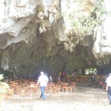 洞窟内にあるレストラン