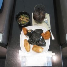 羽田空港国際線 ANAラウンジ (110番ゲート付近)