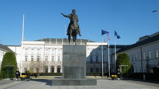 元宮殿だったのですね