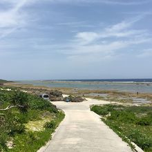 海岸までのアプローチ