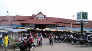 シェムリ最大のマーケット