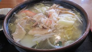 道の駅の前にあります