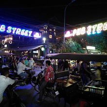 ストリートの外