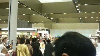 かなりの人気商品なので行列覚悟で