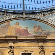 中央部に描かれたフレスコ画