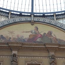 中央部に描かれたフレスコ画