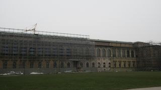 中世の絵が中心です。