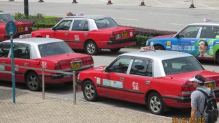 ホテルの名刺を見せて乗りました。