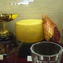 (たしか)優勝商品のチーズ＆生ハム　良いね！