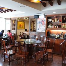 食べるときは2階に案内されました。広い店内です。