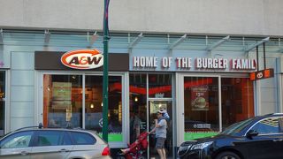 A&W レストラン (アルバーニストリート店)