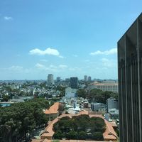 お向かいの高校は映画「ラマン」のロケで使用されたとか。