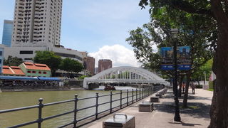 訪れるなら断然夜。