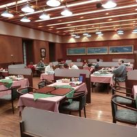 食事処の壁には「東山魁夷」の絵画が飾ってありました。