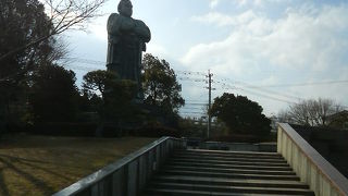 自由の女神のような西郷隆盛像が大迫力