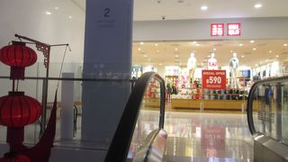 旧正月シーズンのユニクロ (エムクオーティエ店)