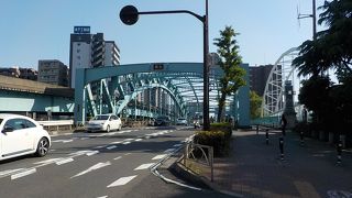 歴史のある優美な橋