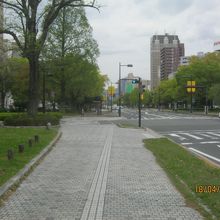 平和記念公園に向かっています。