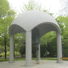 鐘の音はうつくしいです。