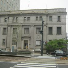 原爆にも耐えた建物です。