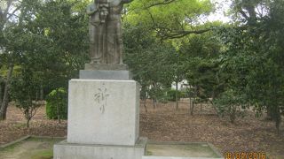 平和記念公園の中にあります。