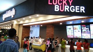 高いけど混んでる