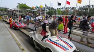 アクセル踏むだけ