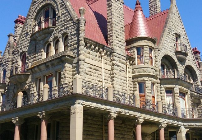 大きくはないけど趣のある立派なお城