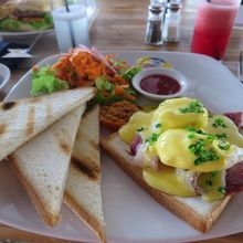 エッグベネディクト