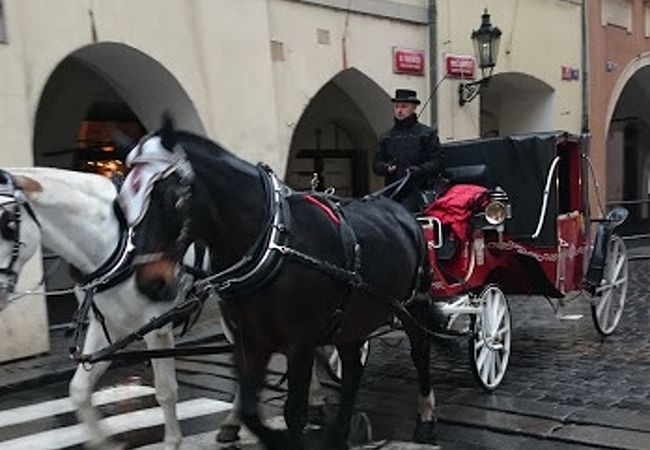 プラハ馬車ツアー