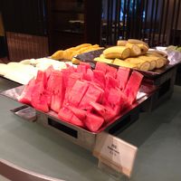 朝食のフルーツ