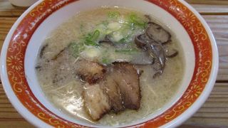 めんくいや 　臭みのない食べやすい豚骨ラーメン