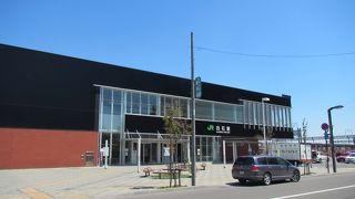 機銃掃射を受けた駅