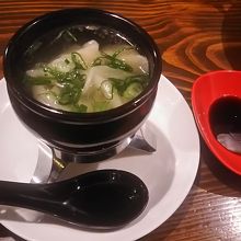 「水ぎょうざ」もスープが美味しいです。
