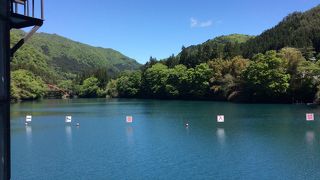 夏季限定で、レイクウォークも実施している。