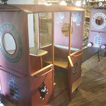 館内の休憩イスも列車風です。