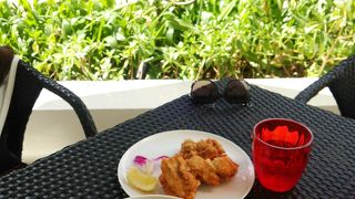 ビーチサイドなのに…