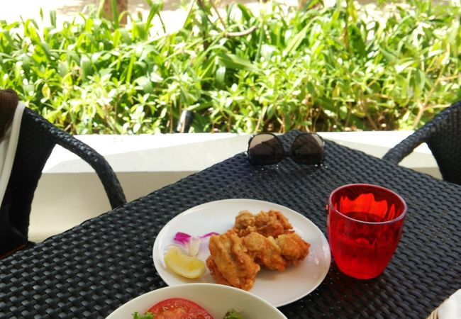 ビーチサイドなのに…